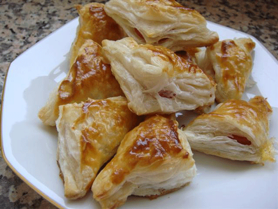 Kaşarlı Milföy Böreği Tarifi ve Malzemeleri