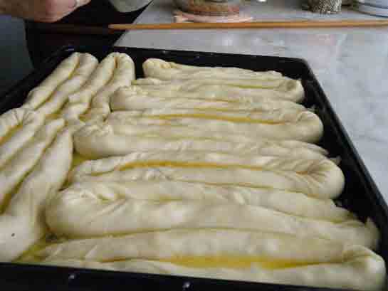Kol Böreği Hamuru Tarifi ve Malzemeleri