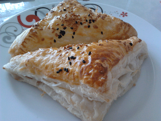 Peynirli Milföy Böreği Tarifi ve Malzemeleri