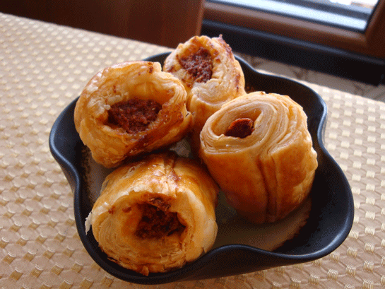 Sucuklu Milföy Böreği Tarifi ve Malzemeleri